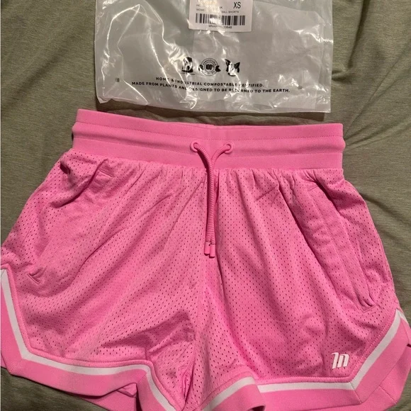 Muscle Nation Women’s 3” Basketball Shorts - Hollywood Pink NWT - Picture 4 of 5